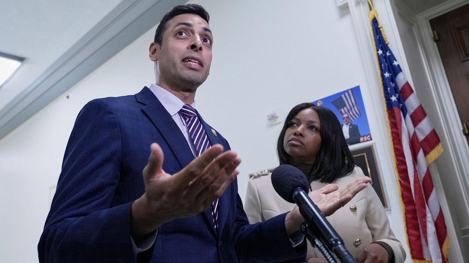 Andrew ‘clearly has knowledge’ on Epstein, US politician claims